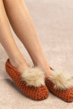 Knitted Slippers with Pom Pom: MYSTIC IVORY / S/M